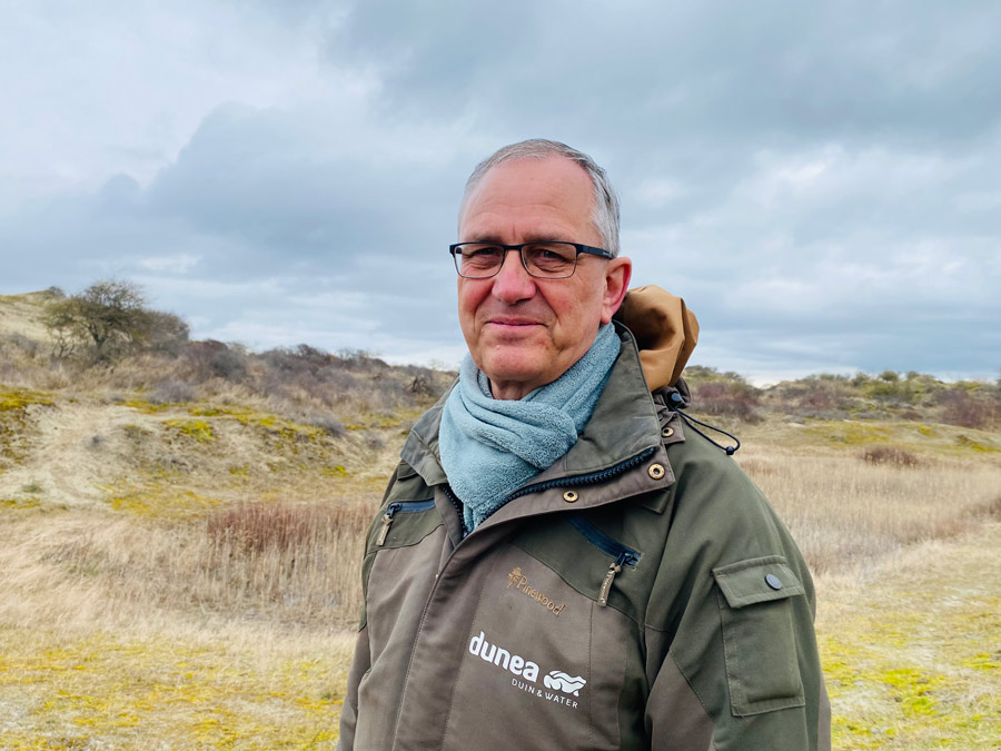 /-/media/images/duinen/duinverhalen/harrie-van-der-hagen/portret-harrie-vd-hagen-ecoloog-dunea.ashx