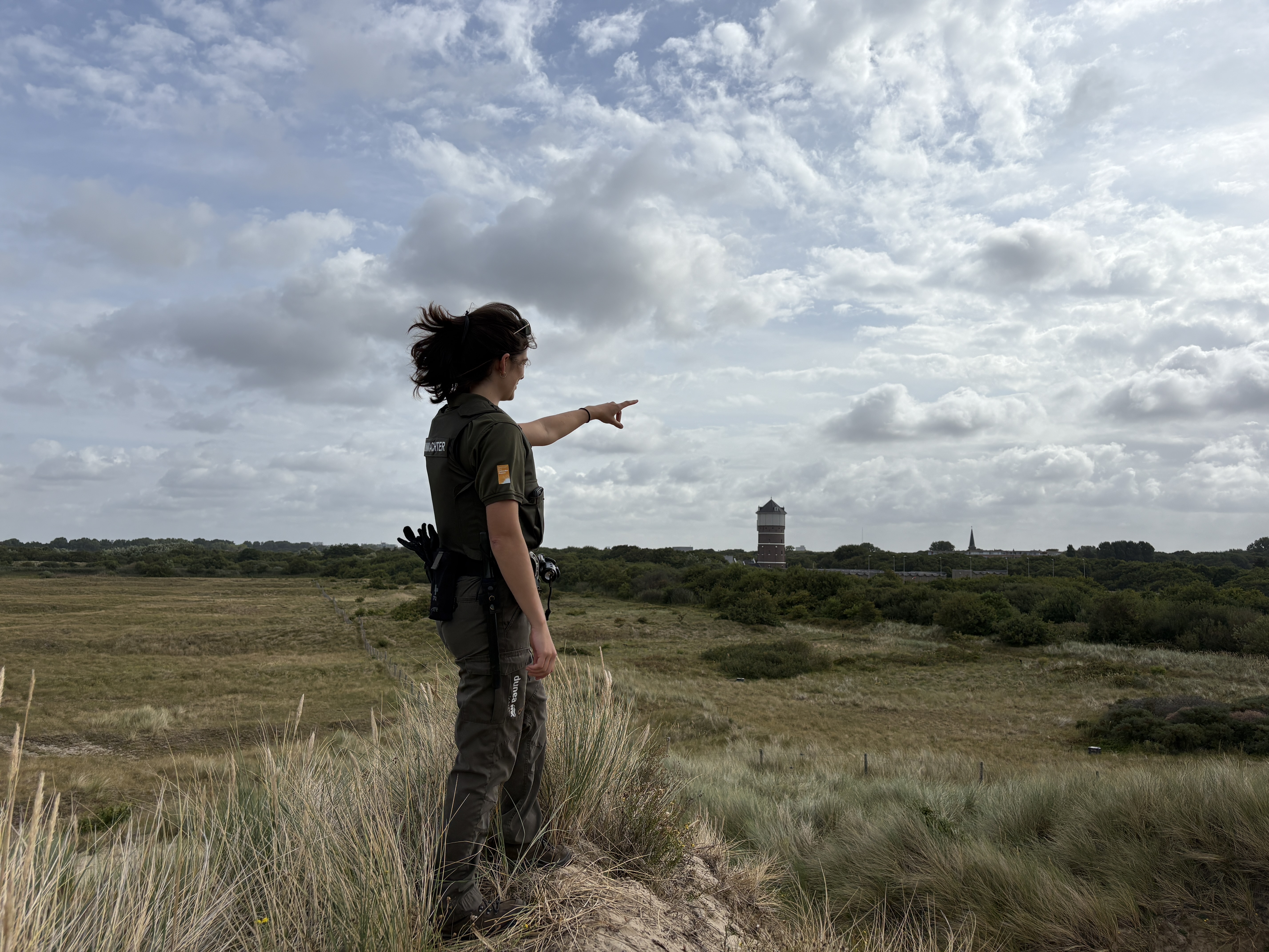 Duinwachter Sabine in het duin