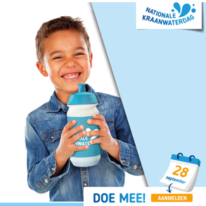 Jongen met een waterfles