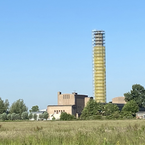 Standpijp in de steigers