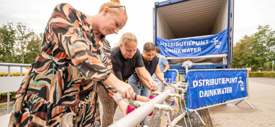 /-/media/images/nieuws/2026/nooddrinkwater-oefening-header-mobile-2.png