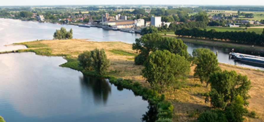 /-/media/images/nieuws/afgedamde_maas_header_mobile.png