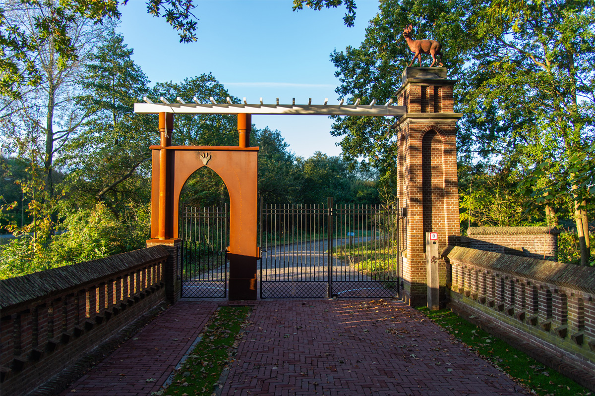 Monumentaal hek Hertenkamp in ere hersteld 