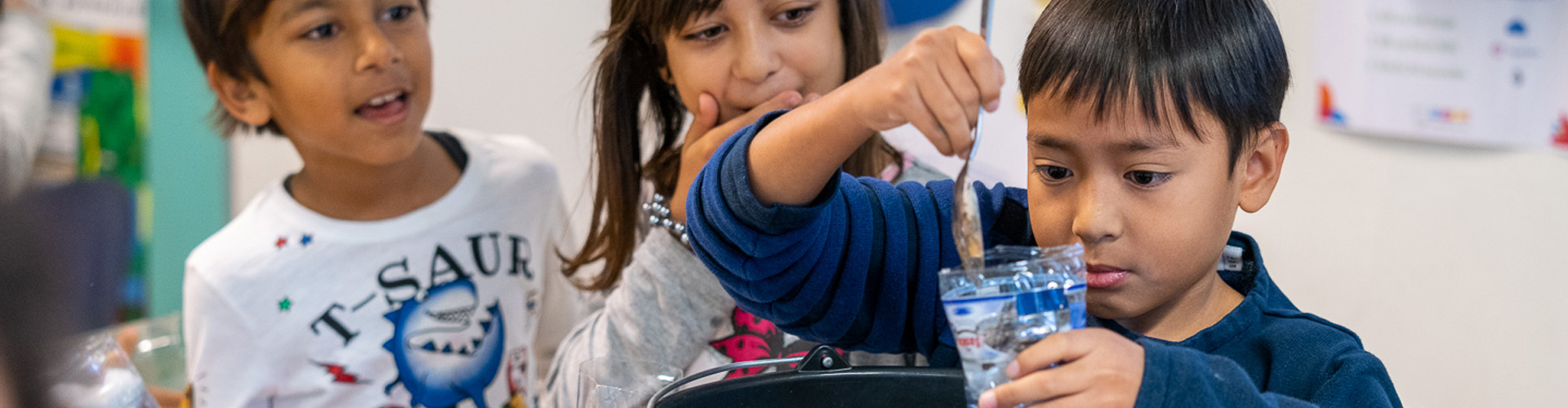 Basisschoolleerlingen doen waterproef